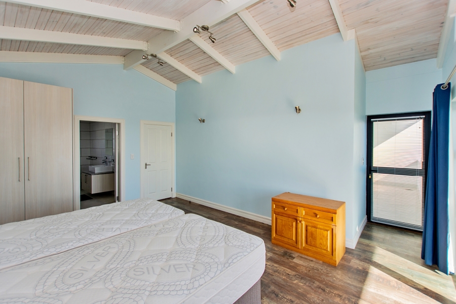 3 Bedroom Property for Sale in Sandy Point Western Cape